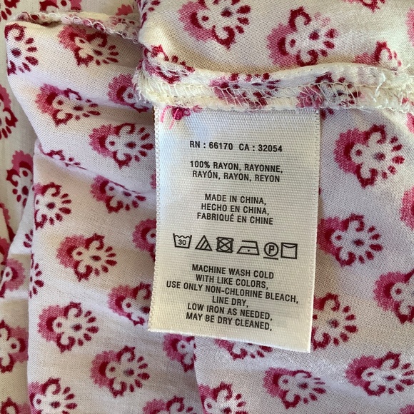 Anthropologie cute top with flowy hem.  Very flattering. - Picture 7 of 7